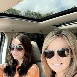 Meet your Posher, Joy